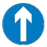 La circulation à double sens traverse un panneau de signalisation à sens unique